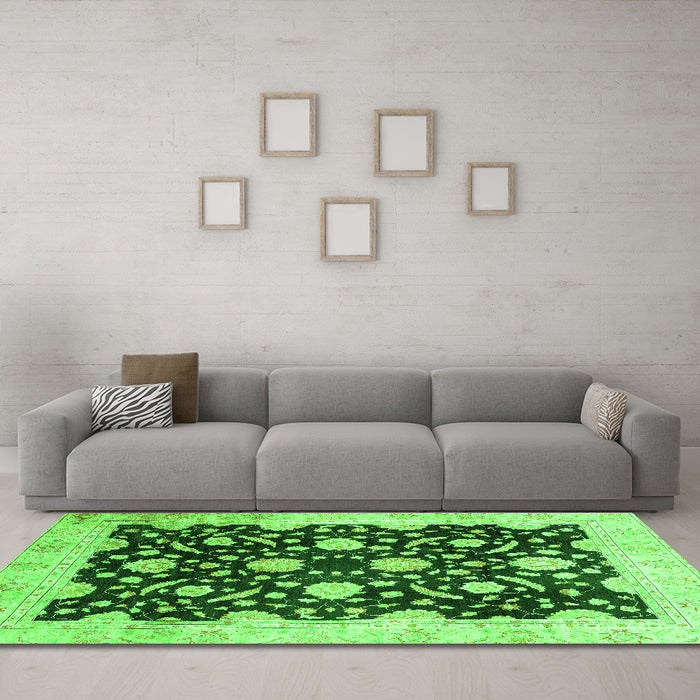 Machine Washable Oriental Green Traditional Area Rugs in a Living Room,, wshabs2971grn