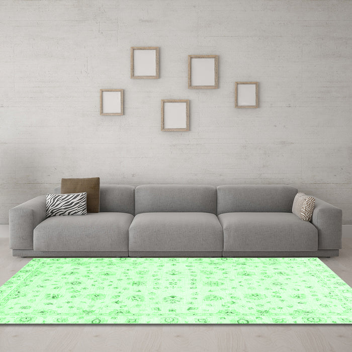Machine Washable Oriental Emerald Green Traditional Area Rugs in a Living Room,, wshabs2973emgrn