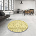 Round Machine Washable Abstract Gold Rug in a Office, wshabs2974