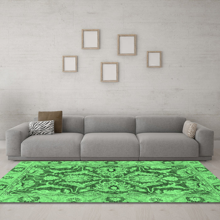 Machine Washable Oriental Emerald Green Traditional Area Rugs in a Living Room,, wshabs2987emgrn
