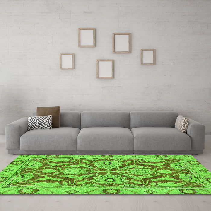 Machine Washable Oriental Green Traditional Area Rugs in a Living Room,, wshabs2987grn