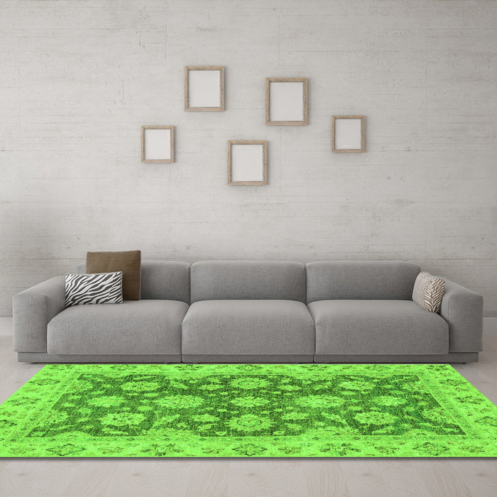 Machine Washable Oriental Green Traditional Area Rugs in a Living Room,, wshabs2989grn