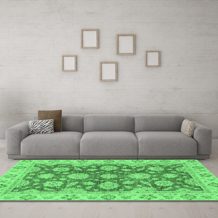 Machine Washable Oriental Emerald Green Traditional Area Rugs in a Living Room,, wshabs2989emgrn