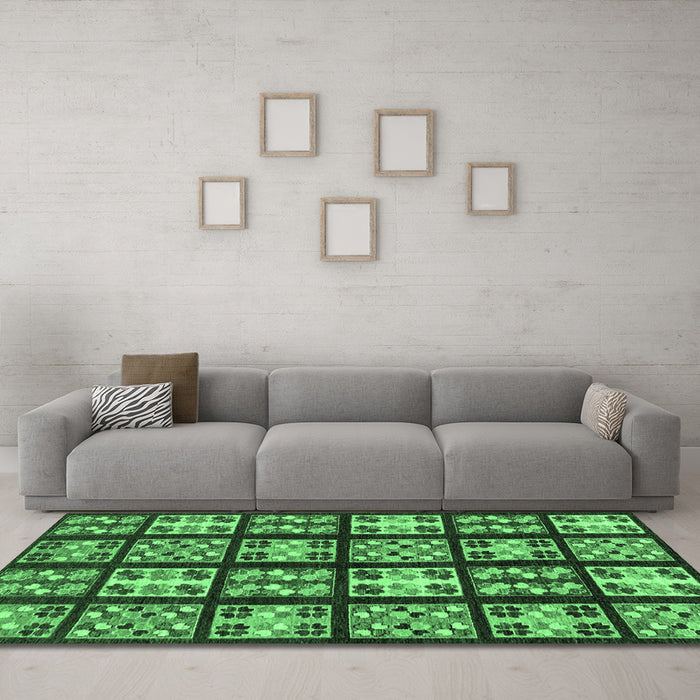 Machine Washable Abstract Emerald Green Modern Area Rugs in a Living Room,, wshabs2995emgrn