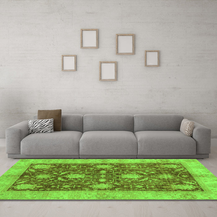 Machine Washable Abstract Green Modern Area Rugs in a Living Room,, wshabs3010grn