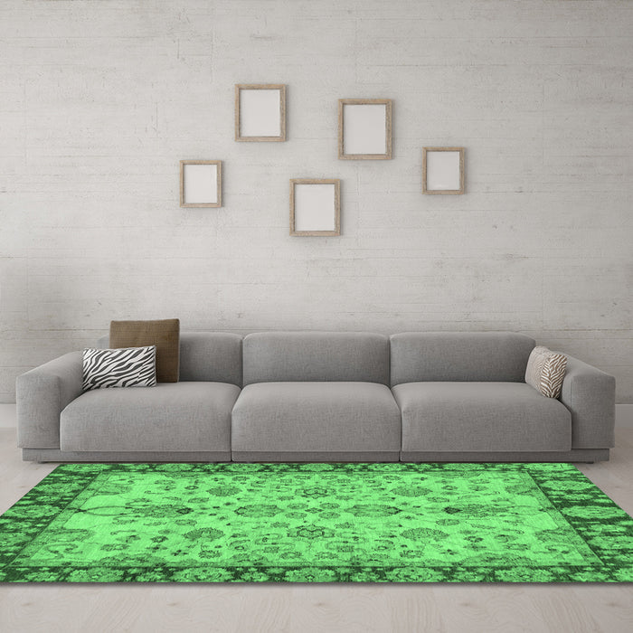 Machine Washable Oriental Emerald Green Traditional Area Rugs in a Living Room,, wshabs3011emgrn