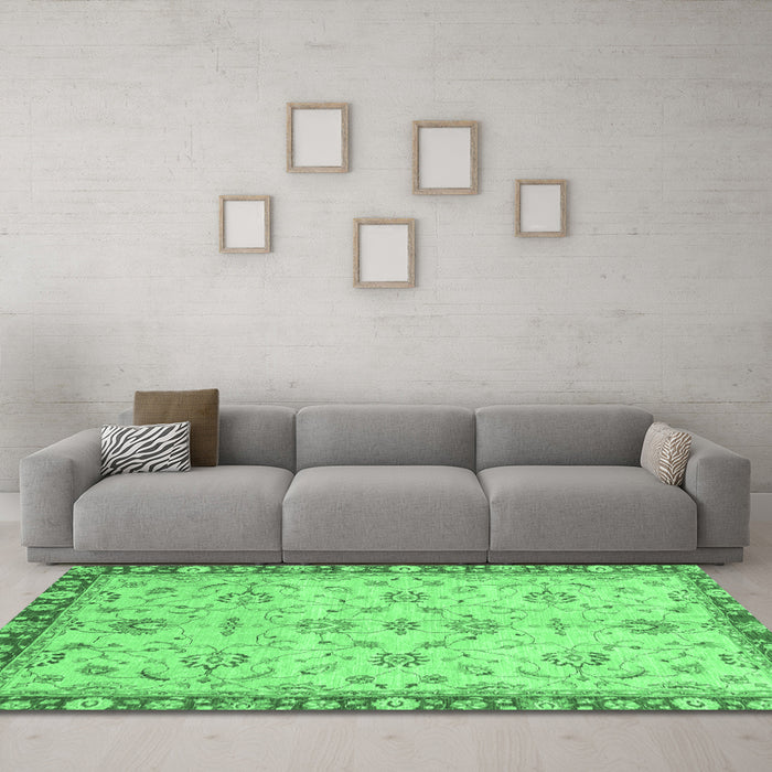 Machine Washable Oriental Emerald Green Traditional Area Rugs in a Living Room,, wshabs3016emgrn