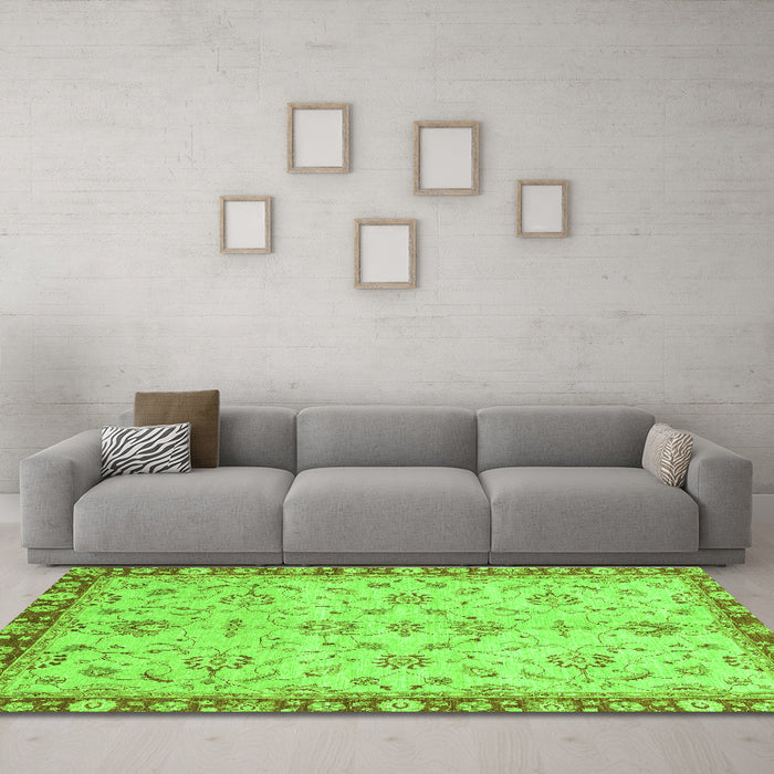 Machine Washable Oriental Green Traditional Area Rugs in a Living Room,, wshabs3016grn