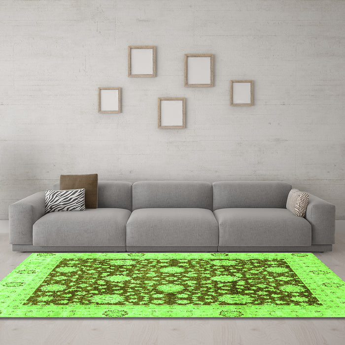 Machine Washable Oriental Green Traditional Area Rugs in a Living Room,, wshabs3018grn