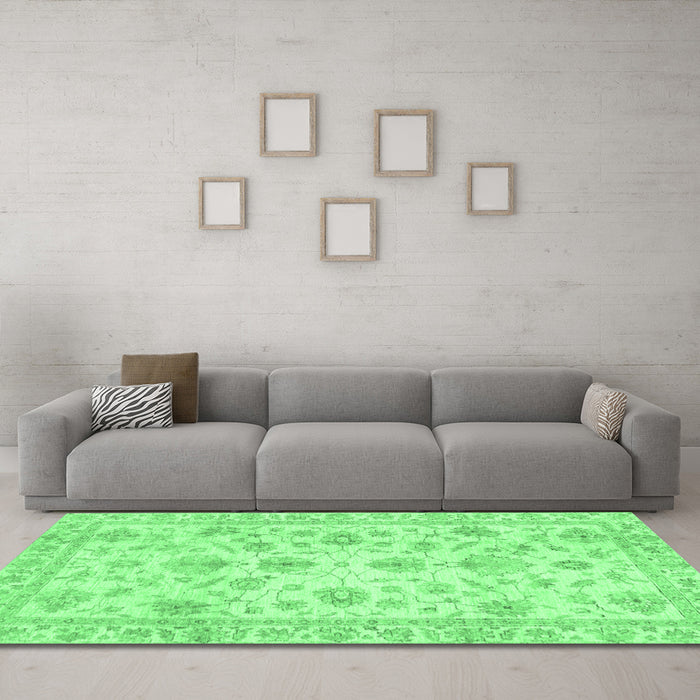 Machine Washable Oriental Emerald Green Traditional Area Rugs in a Living Room,, wshabs3022emgrn