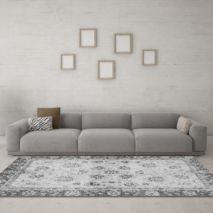 Machine Washable Oriental Gray Traditional Rug in a Living Room,, wshabs3025gry