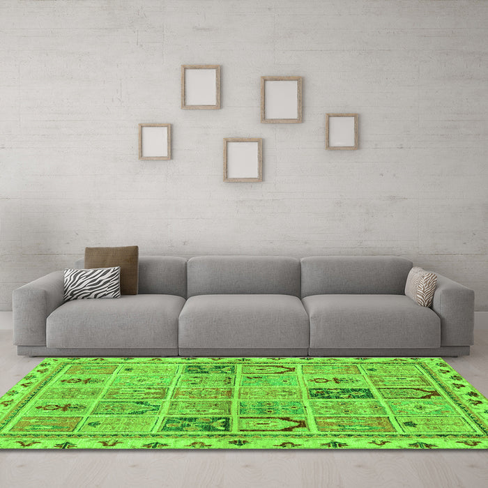 Machine Washable Abstract Green Modern Area Rugs in a Living Room,, wshabs3026grn