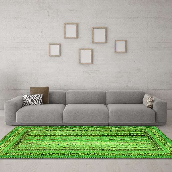 Machine Washable Abstract Green Modern Area Rugs in a Living Room,, wshabs3028grn