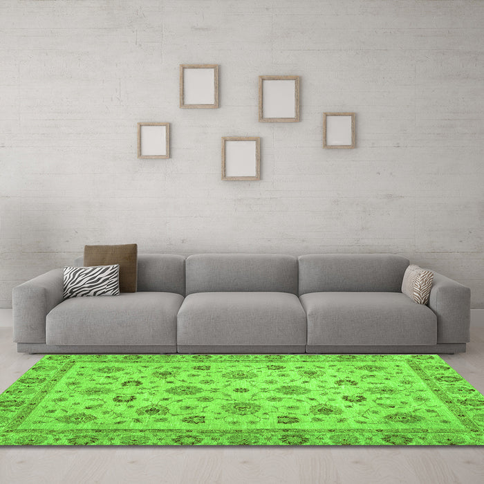 Machine Washable Oriental Green Traditional Area Rugs in a Living Room,, wshabs3029grn