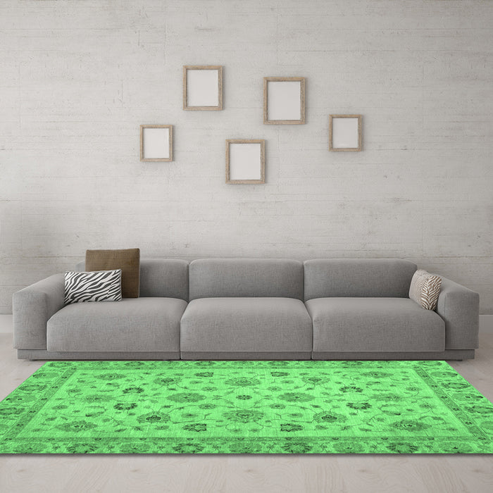 Machine Washable Oriental Emerald Green Traditional Area Rugs in a Living Room,, wshabs3029emgrn