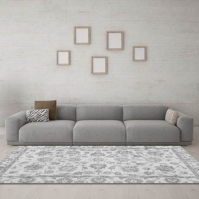 Machine Washable Oriental Gray Traditional Rug in a Living Room,, wshabs3031gry