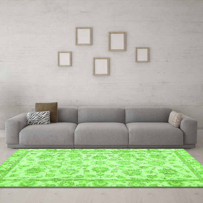 Machine Washable Oriental Green Traditional Area Rugs in a Living Room,, wshabs3031grn