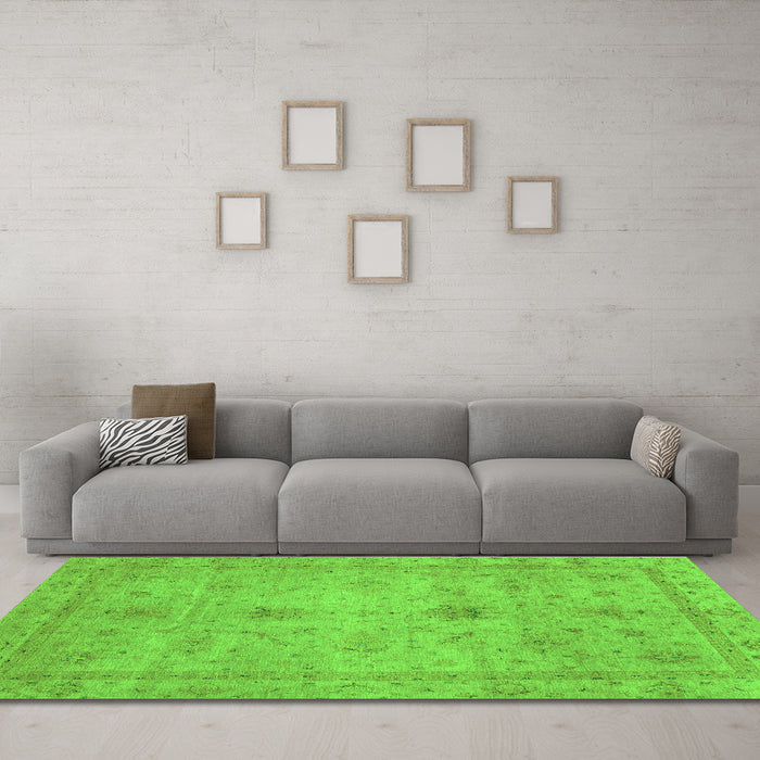 Machine Washable Abstract Green Modern Area Rugs in a Living Room,, wshabs3033grn