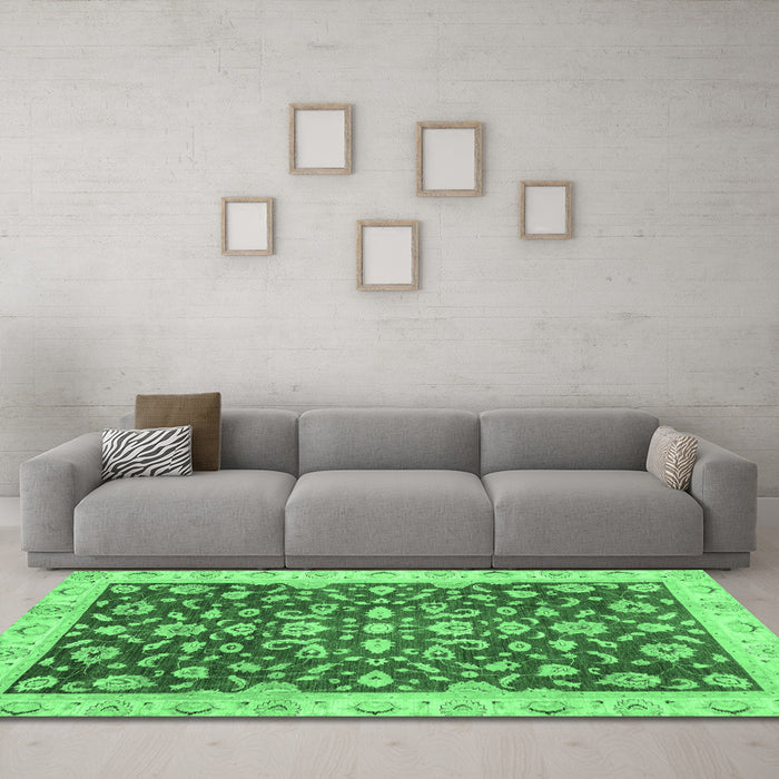 Machine Washable Oriental Emerald Green Traditional Area Rugs in a Living Room,, wshabs3036emgrn