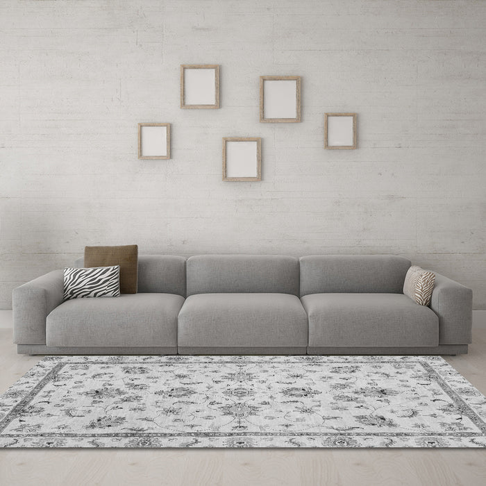 Machine Washable Oriental Gray Traditional Rug in a Living Room,, wshabs3038gry