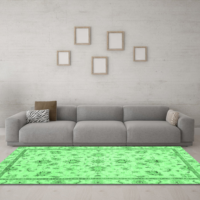 Machine Washable Oriental Emerald Green Traditional Area Rugs in a Living Room,, wshabs3038emgrn