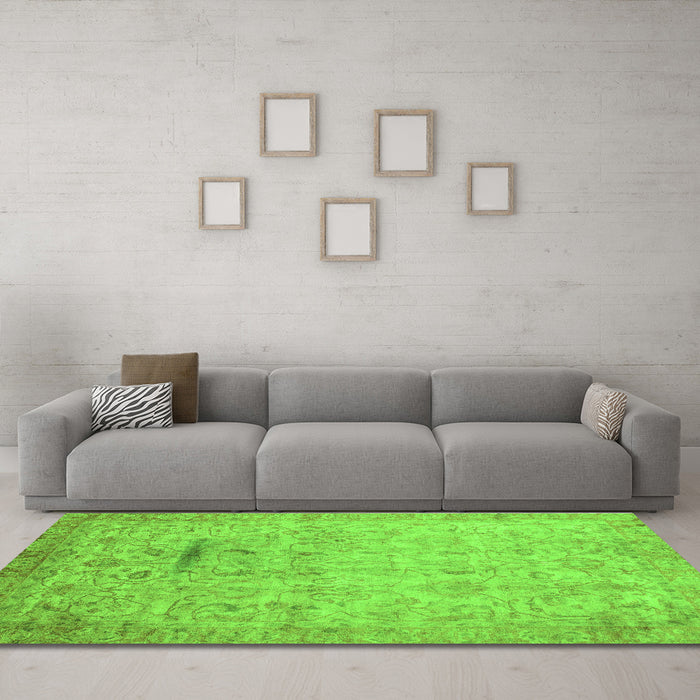 Machine Washable Oriental Green Traditional Area Rugs in a Living Room,, wshabs3044grn