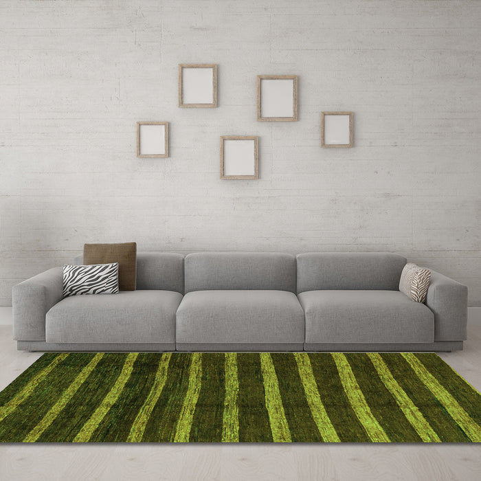 Machine Washable Abstract Green Modern Area Rugs in a Living Room,, wshabs3045grn