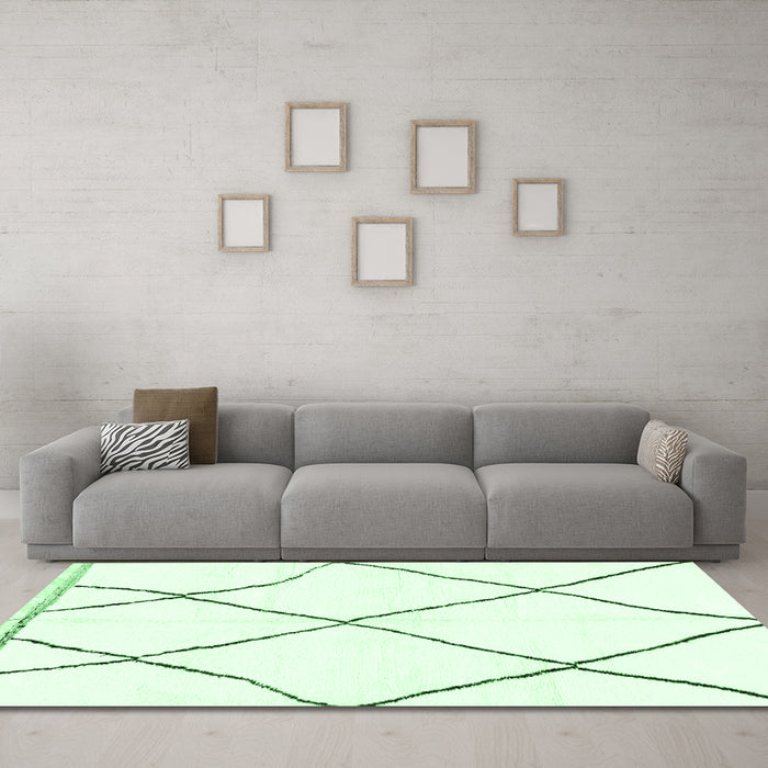Machine Washable Solid Emerald Green Modern Area Rugs in a Living Room,, wshabs3061emgrn