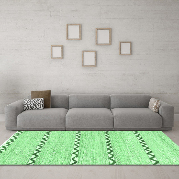 Machine Washable Solid Emerald Green Modern Area Rugs in a Living Room,, wshabs3062emgrn