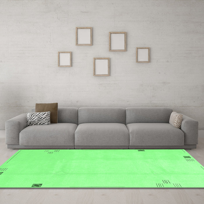 Machine Washable Solid Emerald Green Modern Area Rugs in a Living Room,, wshabs3067emgrn