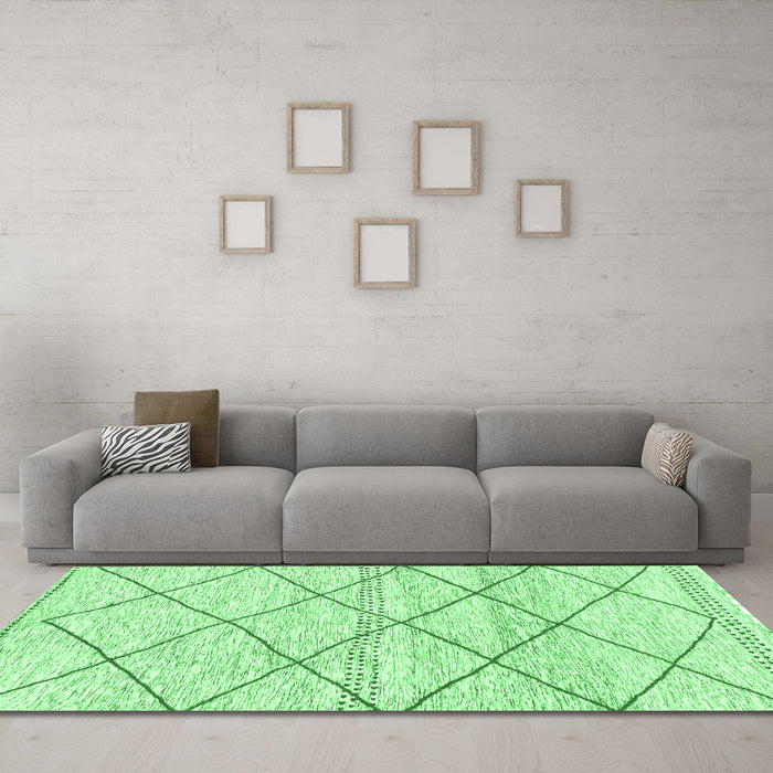 Machine Washable Solid Emerald Green Modern Area Rugs in a Living Room,, wshabs3070emgrn