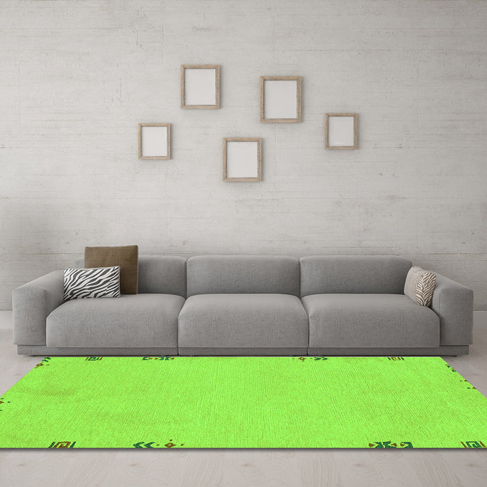Machine Washable Abstract Green Modern Area Rugs in a Living Room,, wshabs3076grn