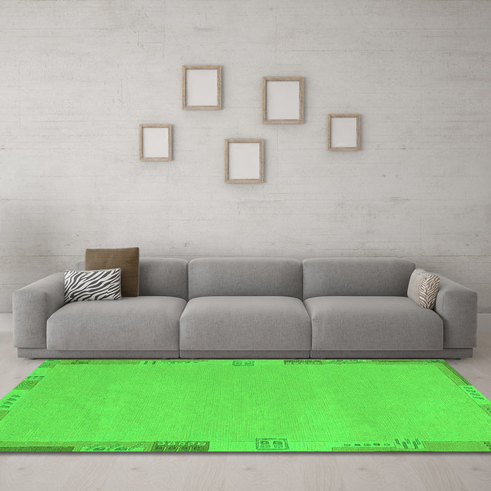 Machine Washable Abstract Green Modern Area Rugs in a Living Room,, wshabs3077grn