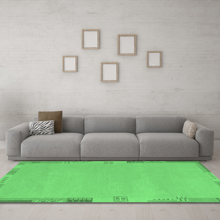 Machine Washable Abstract Emerald Green Modern Area Rugs in a Living Room,, wshabs3077emgrn