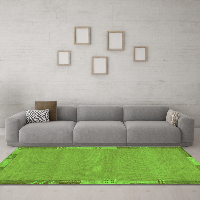 Machine Washable Abstract Green Modern Area Rugs in a Living Room,, wshabs3078grn