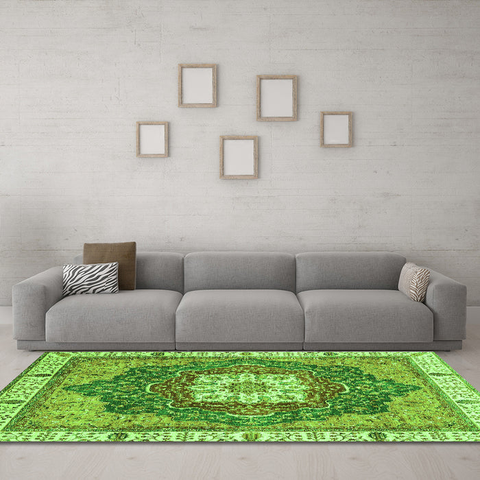 Machine Washable Abstract Green Modern Area Rugs in a Living Room,, wshabs3082grn