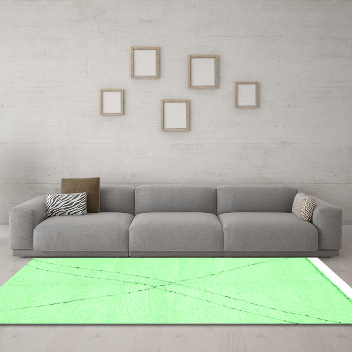 Machine Washable Solid Emerald Green Modern Area Rugs in a Living Room,, wshabs3089emgrn