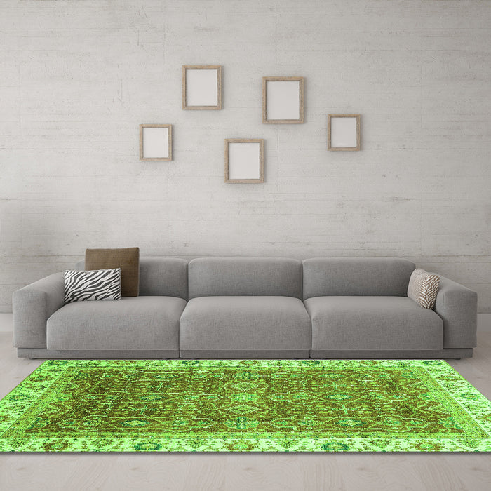 Machine Washable Oriental Green Traditional Area Rugs in a Living Room,, wshabs3092grn