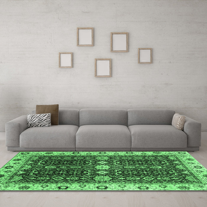 Machine Washable Geometric Emerald Green Traditional Area Rugs in a Living Room,, wshabs3093emgrn