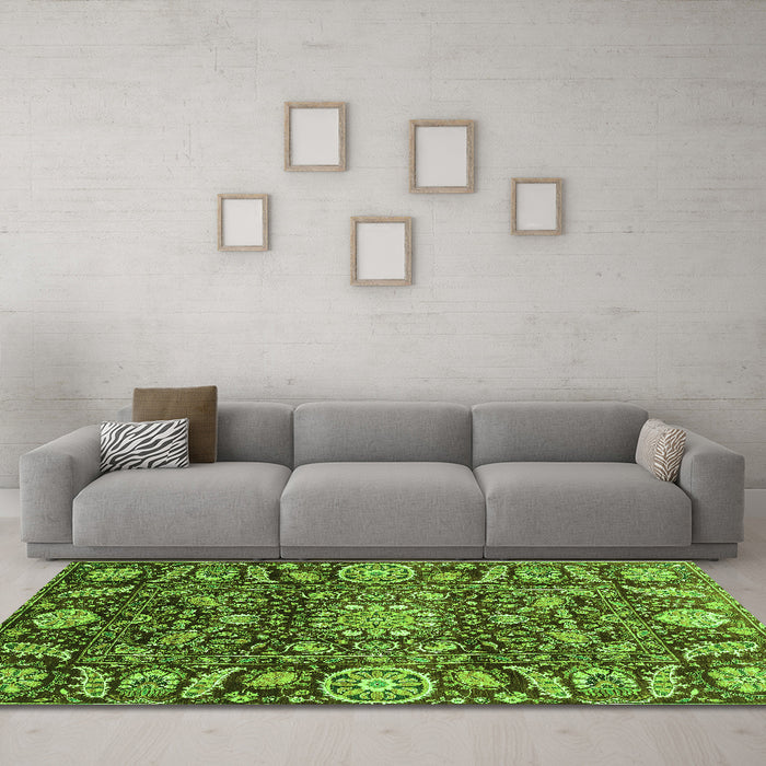 Machine Washable Oriental Green Traditional Area Rugs in a Living Room,, wshabs3094grn