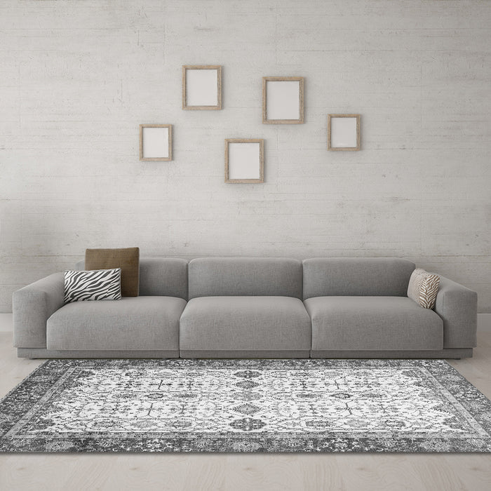 Machine Washable Oriental Gray Traditional Rug in a Living Room,, wshabs3104gry