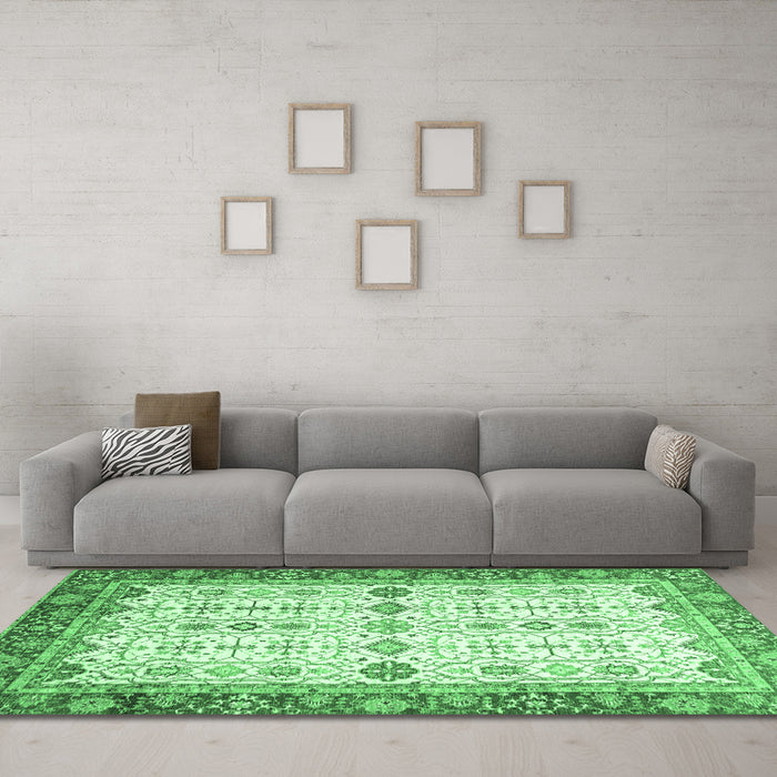 Machine Washable Oriental Emerald Green Traditional Area Rugs in a Living Room,, wshabs3104emgrn