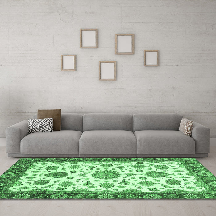 Machine Washable Oriental Emerald Green Traditional Area Rugs in a Living Room,, wshabs3105emgrn