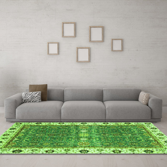 Machine Washable Oriental Green Traditional Area Rugs in a Living Room,, wshabs3110grn
