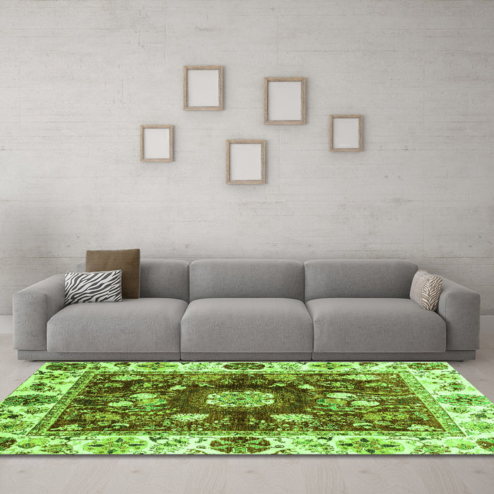 Machine Washable Oriental Green Traditional Area Rugs in a Living Room,, wshabs3112grn