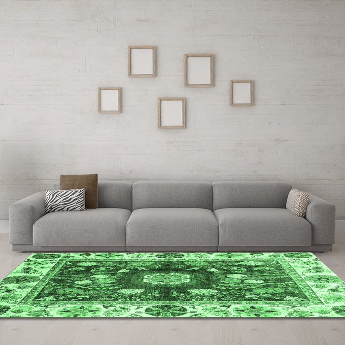 Machine Washable Oriental Emerald Green Traditional Area Rugs in a Living Room,, wshabs3112emgrn