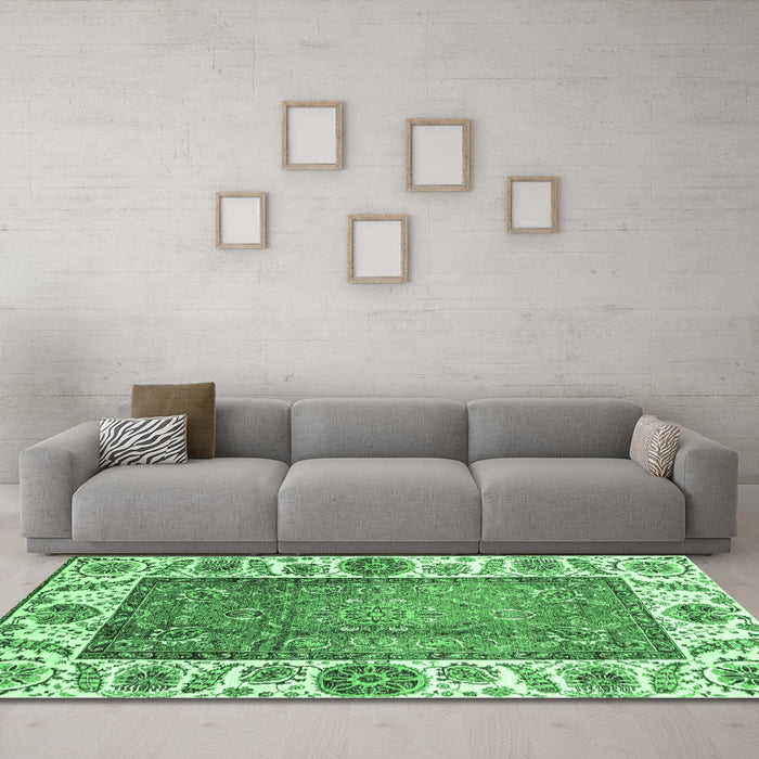 Machine Washable Oriental Emerald Green Traditional Area Rugs in a Living Room,, wshabs3117emgrn