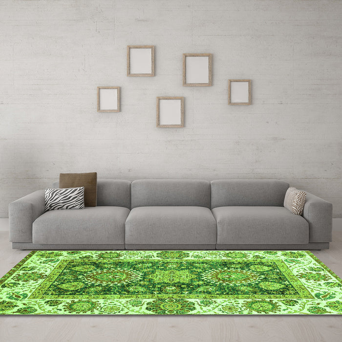Machine Washable Oriental Green Traditional Area Rugs in a Living Room,, wshabs3120grn
