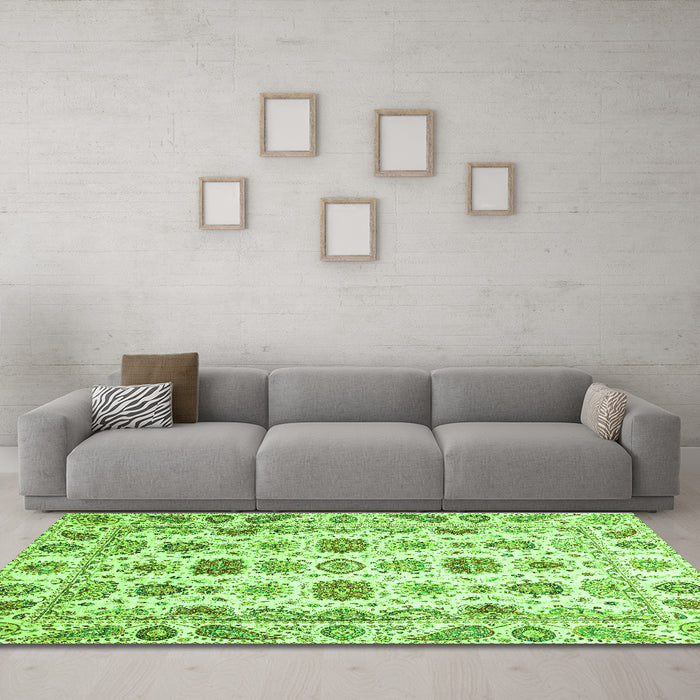 Machine Washable Oriental Green Traditional Area Rugs in a Living Room,, wshabs3121grn