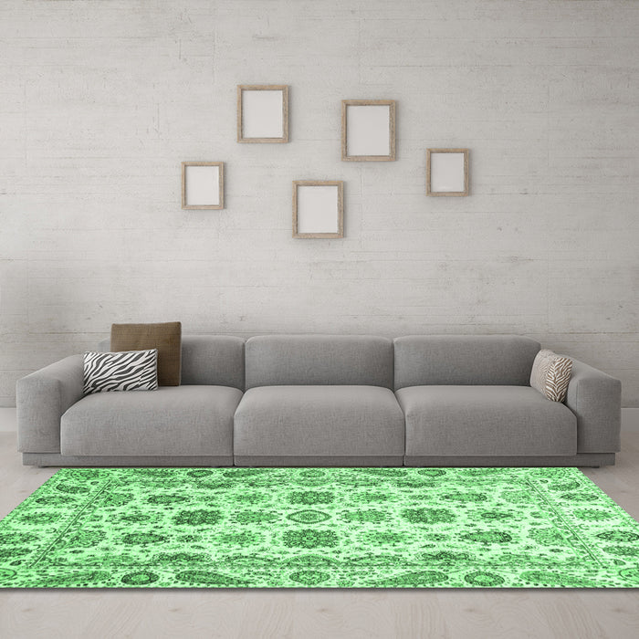 Machine Washable Oriental Emerald Green Traditional Area Rugs in a Living Room,, wshabs3121emgrn